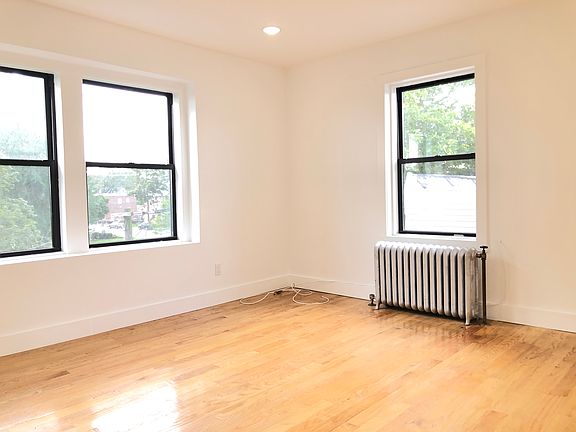 3rd image of 500 Garfield Ave #44E