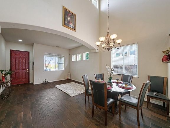 3rd image of 8336 Cantwell Dr