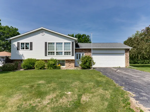 105 Pieper Cir, Delavan, IL 61734