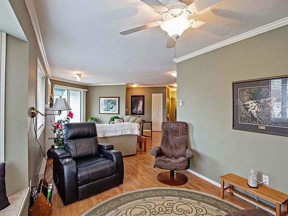 4th image of 7500 Columbia St #506