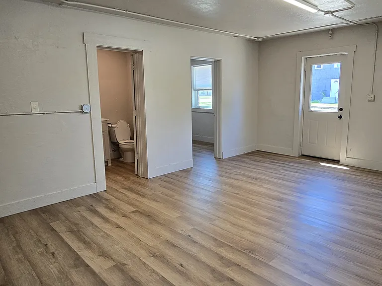 1324 S Main St — Photo 1