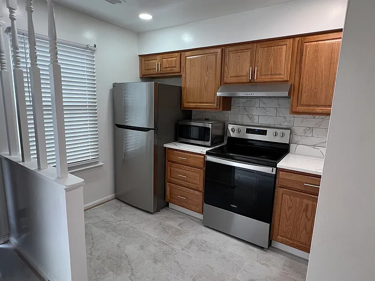 Lester Lee Ct — Photo 2