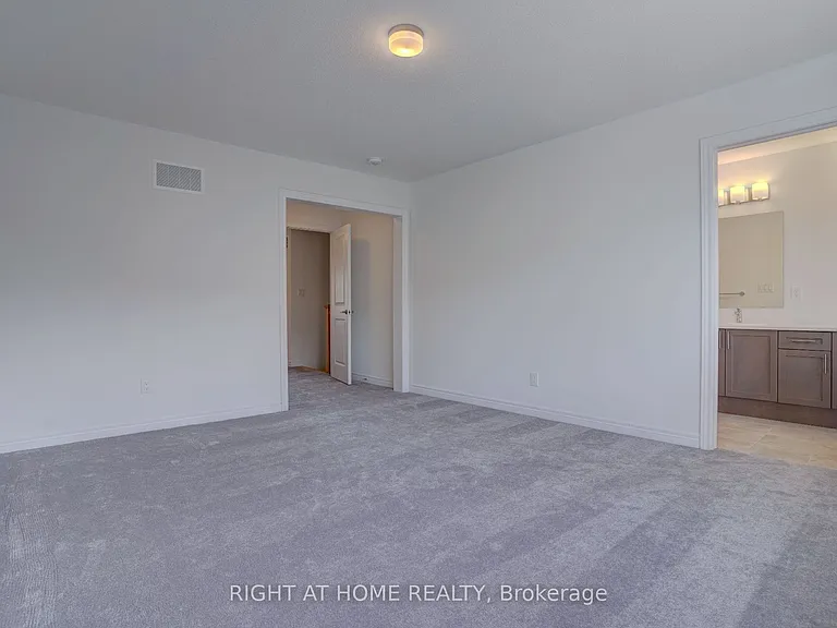 2038 Cameron Lott Cres — Photo 16