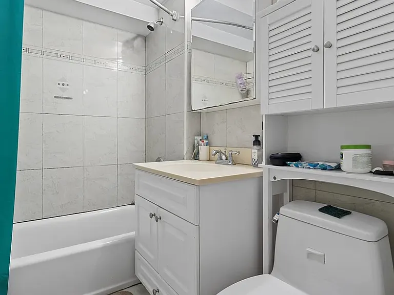 64-34 Grand Central Pkwy #1 — Photo 10
