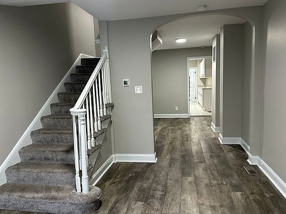 2nd image of 251 S Central Ave
