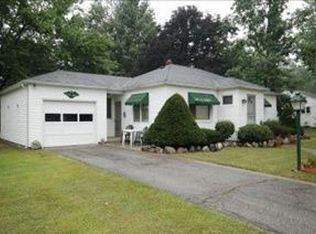 8883 E De Ave, Richland, MI 49083