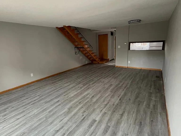 167 E 14th Ave — Photo 36