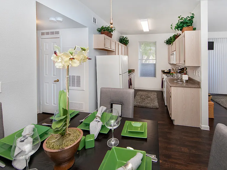 Diamond Sands Apartments — Photo 4