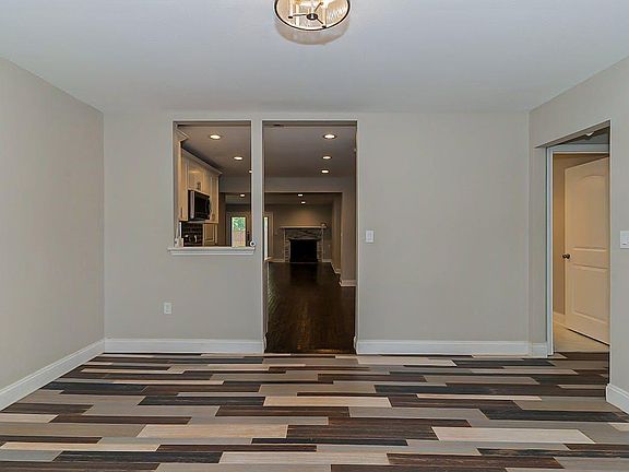 5th image of 5807 Locke Ave