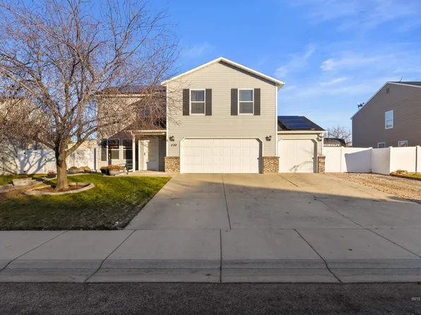 230 E Poplin St, Kuna, ID 83634