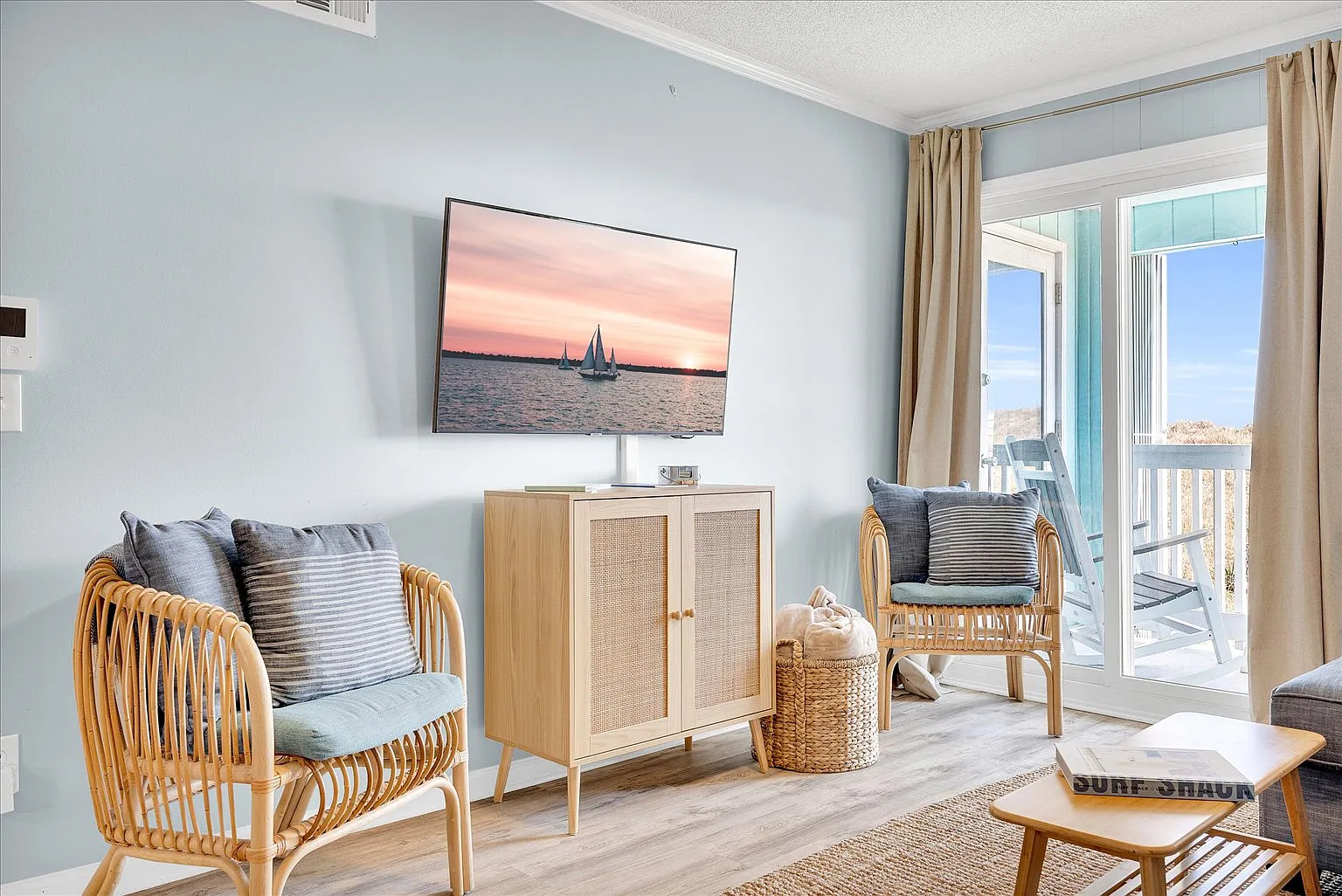2 bed, 1.5 bath, 850 sqft, $1,700 — Photo 4