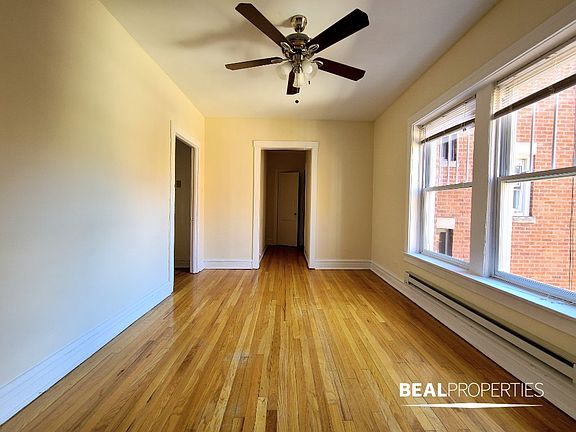 3rd image of 953 W Cornelia Ave APT 2A