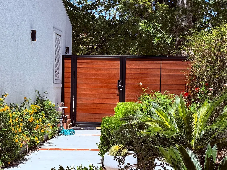 2751 Claray Dr — Photo 3