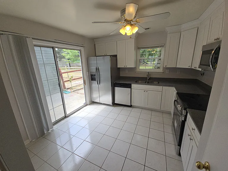 5360 Chatham Hall Dr — Photo 12