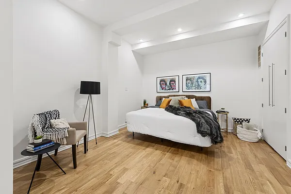 Sold by Compass | media 5