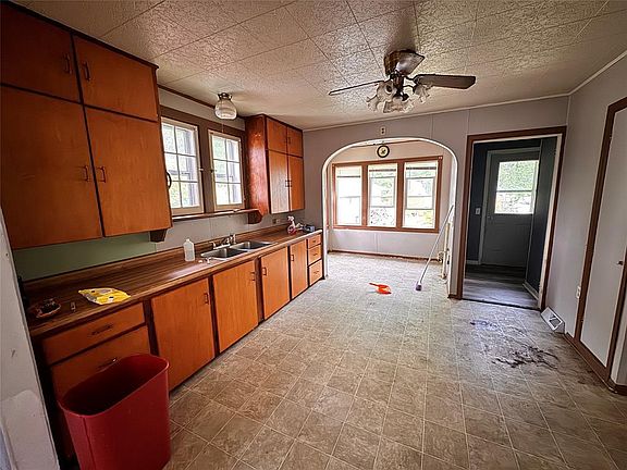 2nd image of 409 Poplar Street