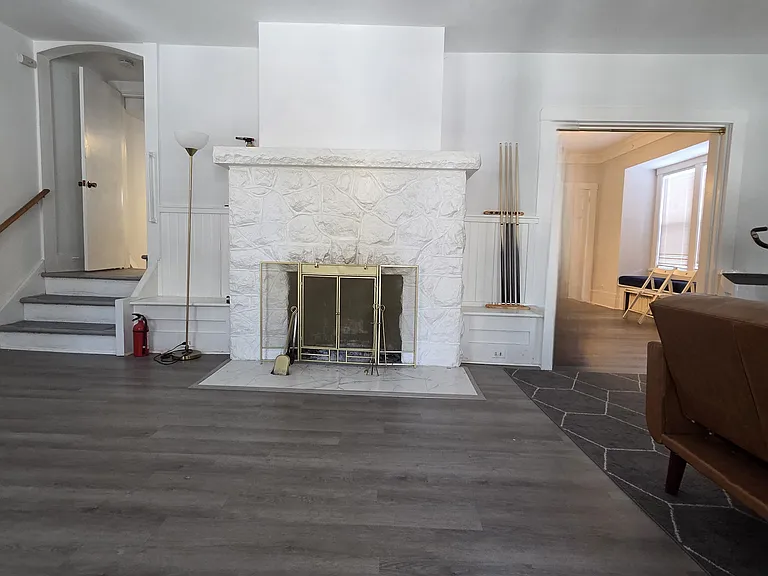 145 Christie St — Photo 4