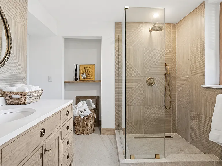 546 Lake Ave — Photo 30
