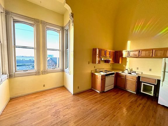Cozy eat in kitchen with lots of natural light.