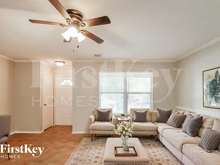 3235 Becker Glen St — Photo 4