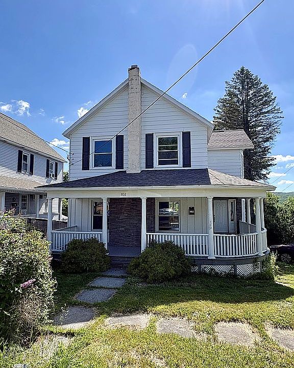 1st image of 802 Delaware St