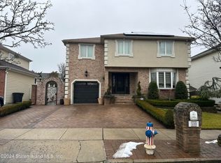 133 Finlay St, Staten Island, NY 10307
