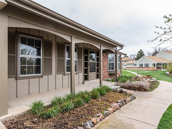 2nd image of 2657 E Geddes Pl