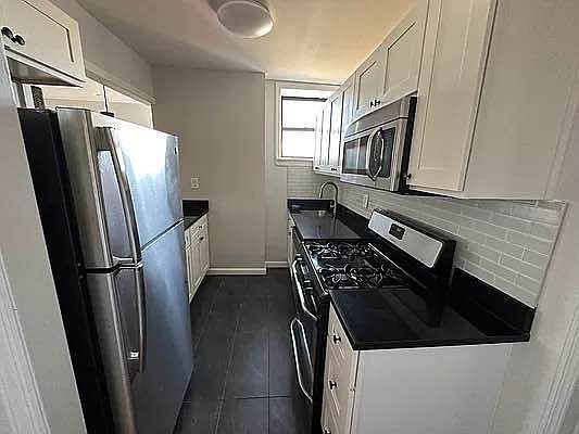 4th image of 1186 Putnam Ave APT 4C