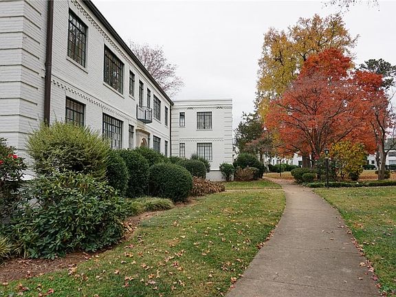 2nd image of 1700 N Elm St APT B1