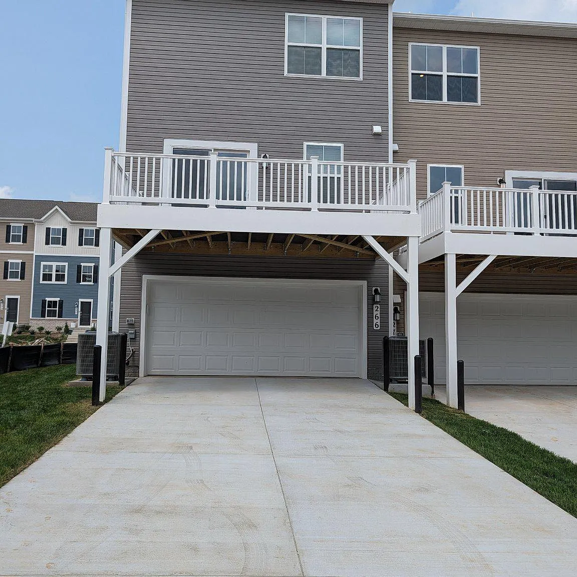 3 bed, 4.0 bath, 1794 sqft, $2,200 — Photo 3