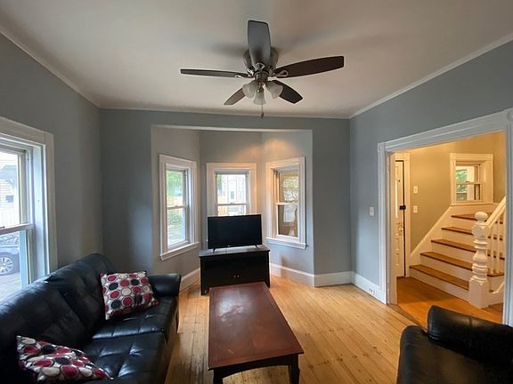 2nd image of 17A School St