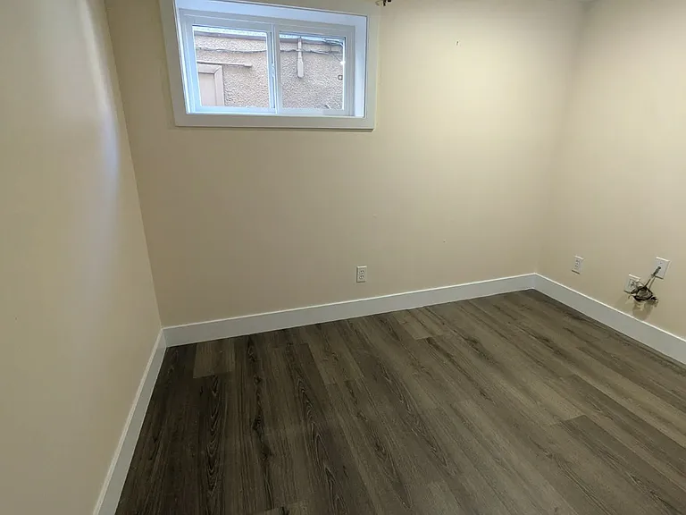 1216 Edinburgh St — Photo 15