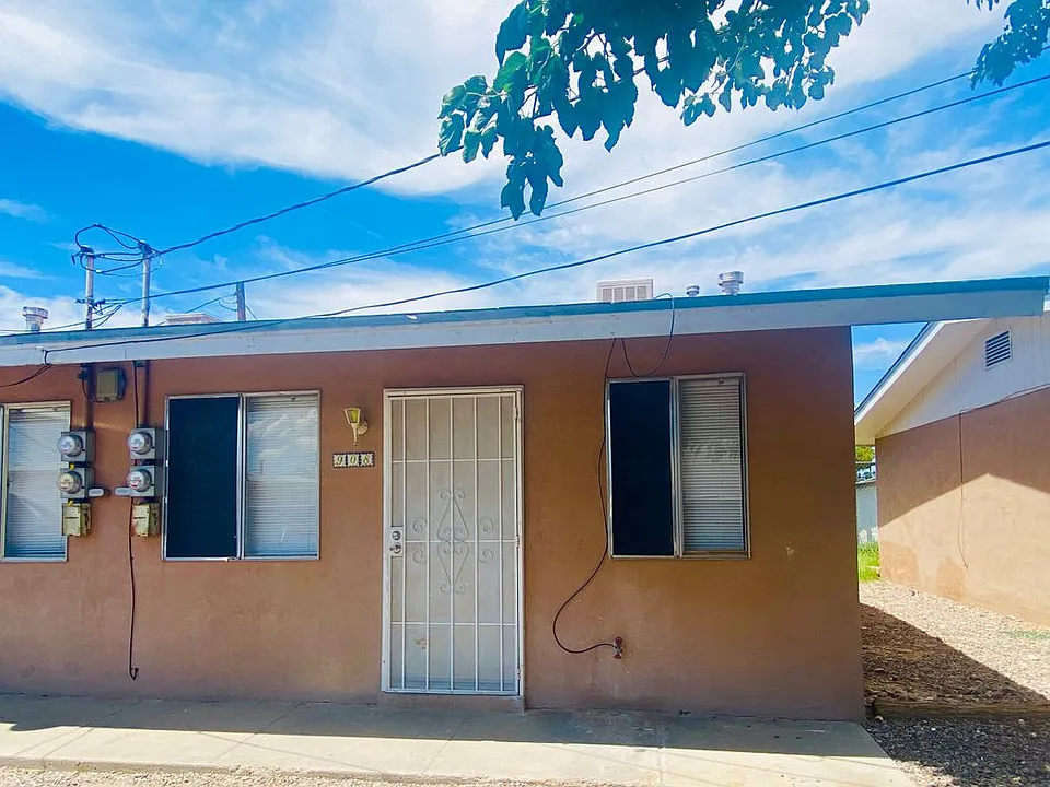 908 Foster Rd