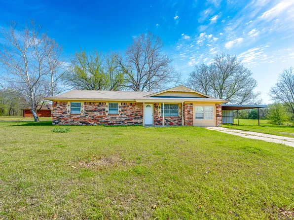306 E Colonial Dr, Konawa, OK 74849