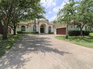 8122 Purtzer Dr, Laredo, TX 78045