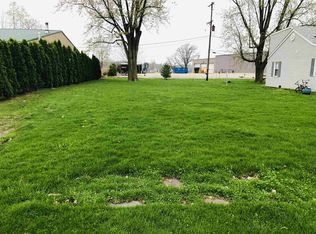 1116 S Monticello St, Winamac, IN 46996