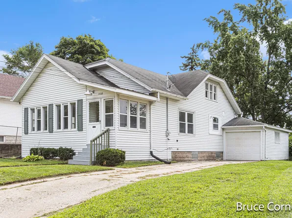 1400 Ardmore St SE, Grand Rapids, MI 49507