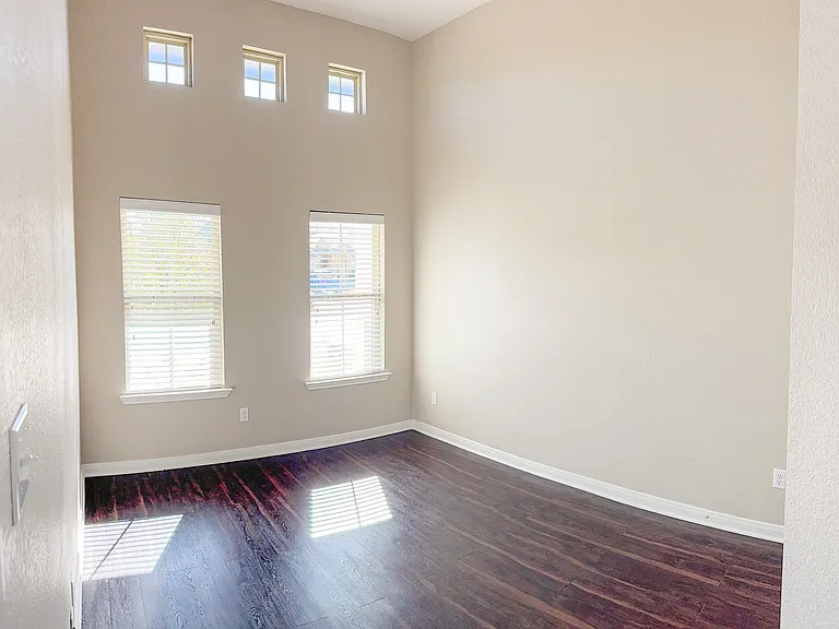 3407 Castleton Dr — Photo 21