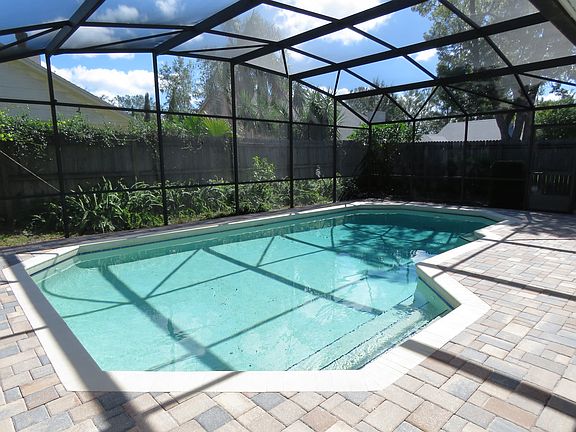 3rd image of 709 Indian Ct