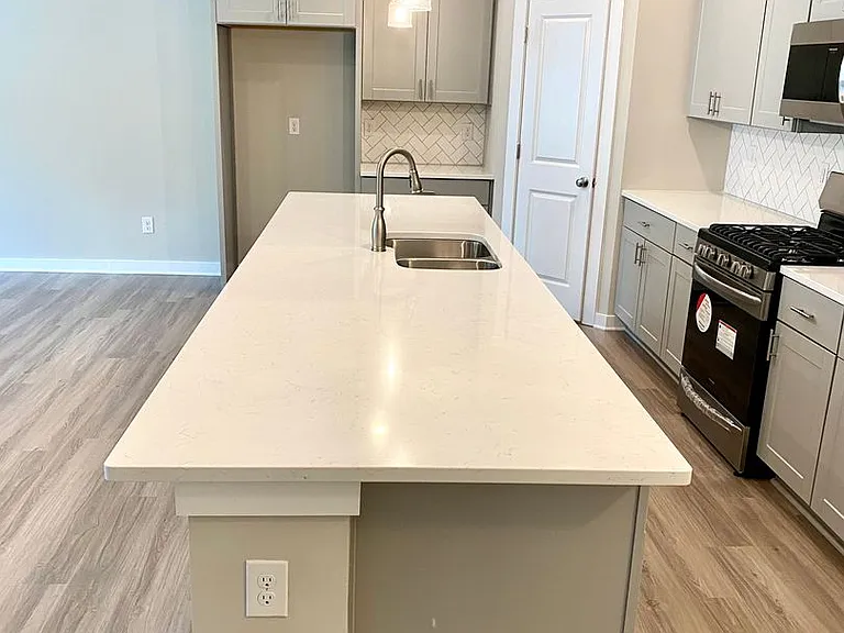 115 Cranford Dr — Photo 6