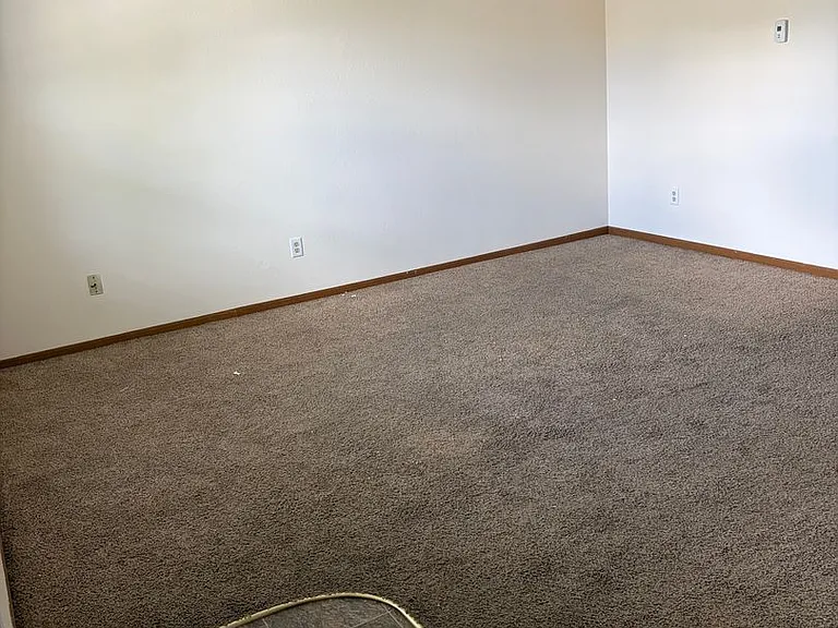 825 Wheelock Avenue 833 837 839 843 #8-827-831 — Photo 6