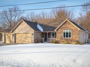 1315 Sterling Dr, Cortland, OH 44410
