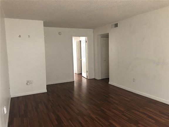 4th image of 834 Sky Lake Cir APT D