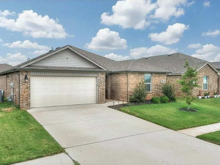 4405 Montage Blvd — Photo 2