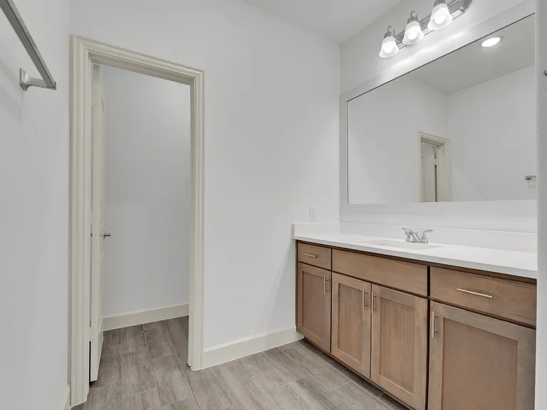 117 Community Dr — Photo 16