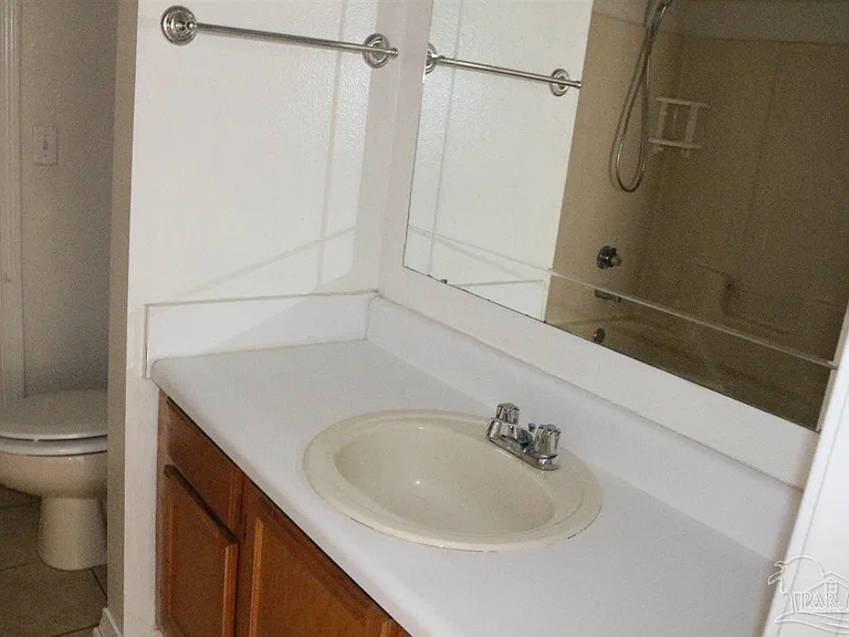 215 Wildflower Ln — Photo 9