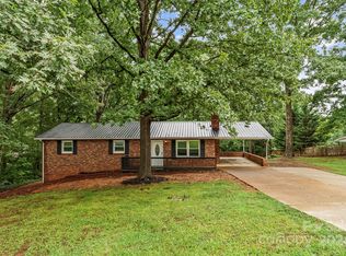 1736 McCombs St, Newton, NC 28658
