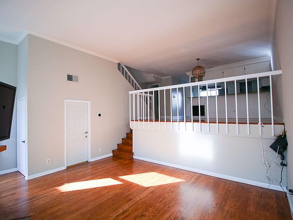 5th image of 4730 Ben Ave Unit 10