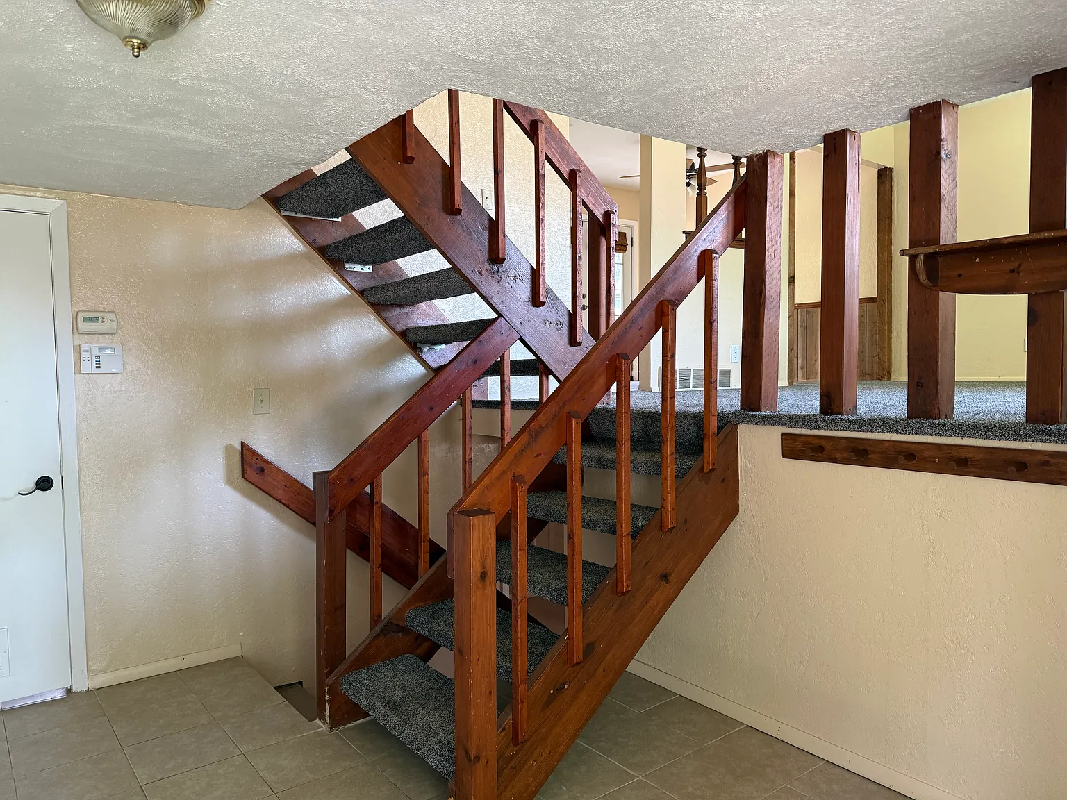 3 bed, 1.5 bath, 1220 sqft, $1,500 — Photo 2