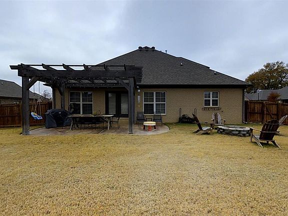 4th image of 240 Chapel Creek Dr #O